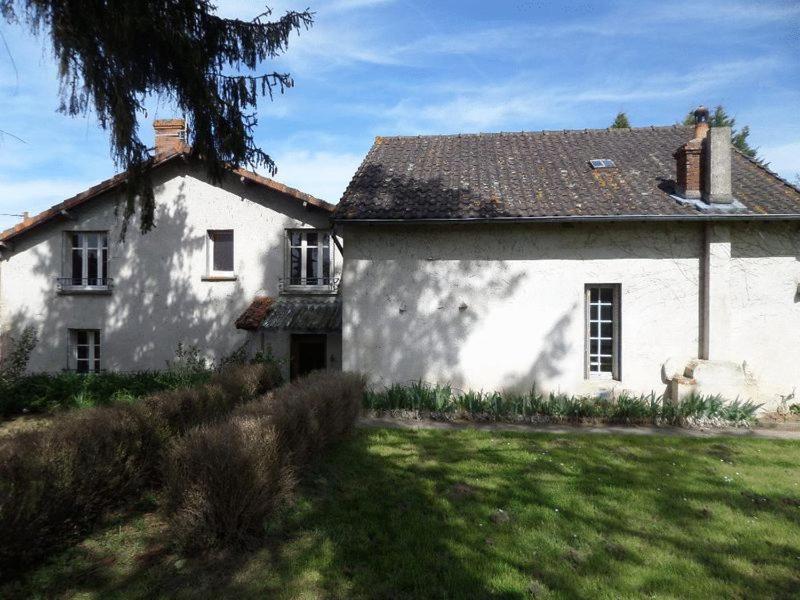 Bed and Breakfast L'esquilon Chambre d'hôte à Thiat Extérieur photo